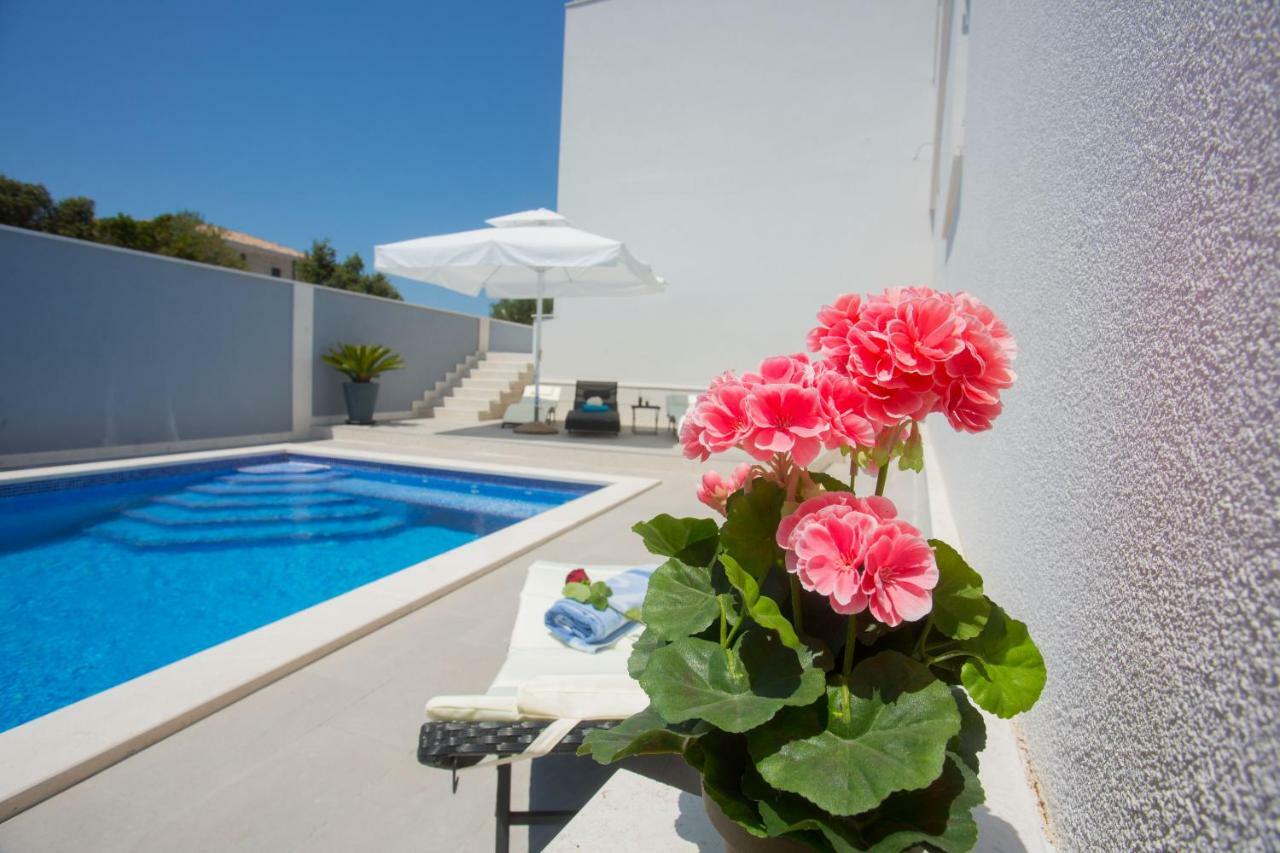 Hotel Paradise Punta Nečujam Exterior foto